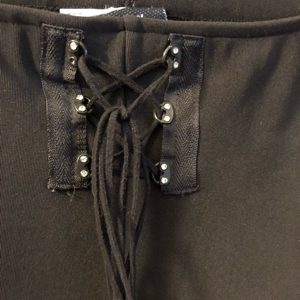 🌷 5/$15.00 Black Pants - Picture 2 of 4